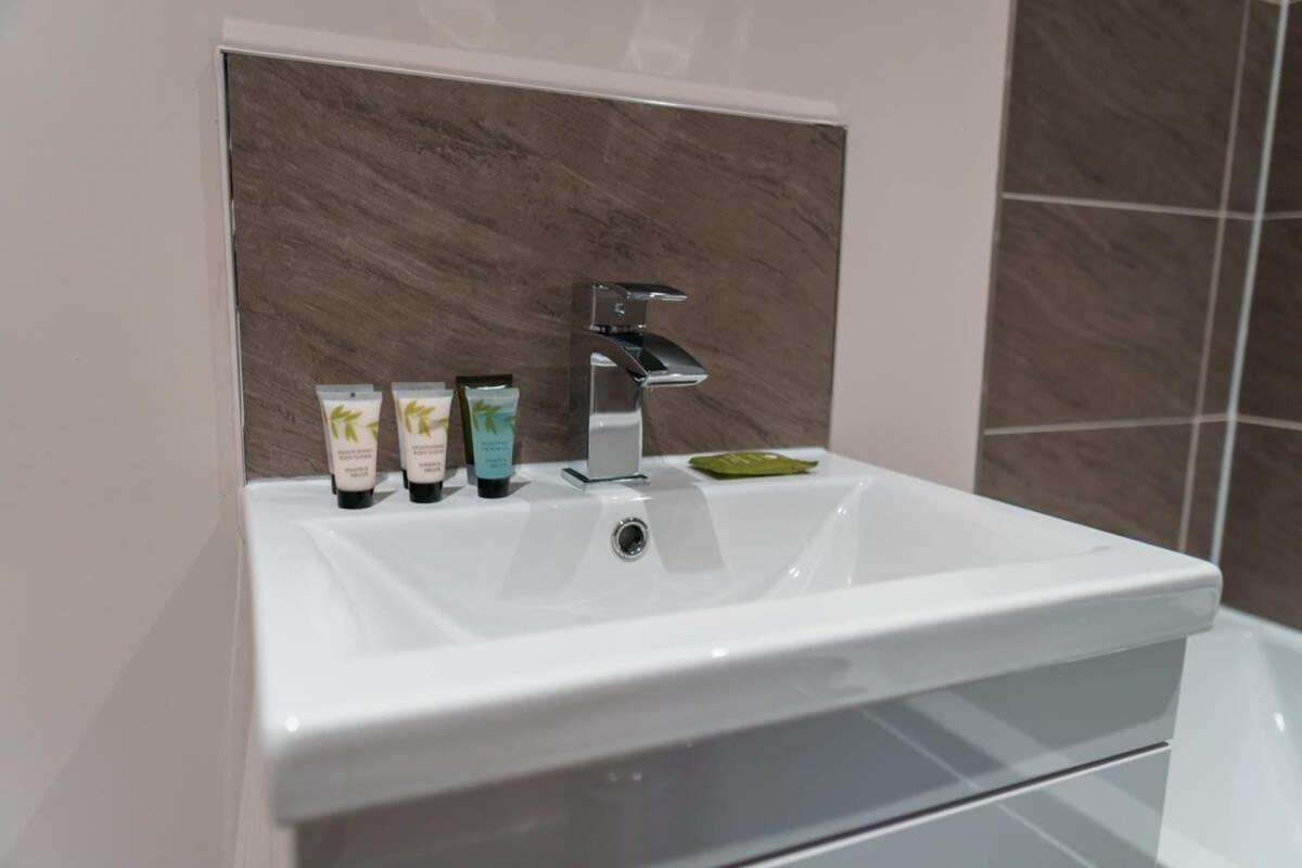 Contemporary 2 Bed Manchester Apartment - Sleeps 4 Εξωτερικό φωτογραφία